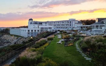 Beautiful Live Webcam from Cliff House in Cape Neddick, Maine.