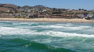Live Webcam view of Pismo Beach showing the gorgeous surf.