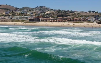 Live Webcam view of Pismo Beach showing the gorgeous surf.